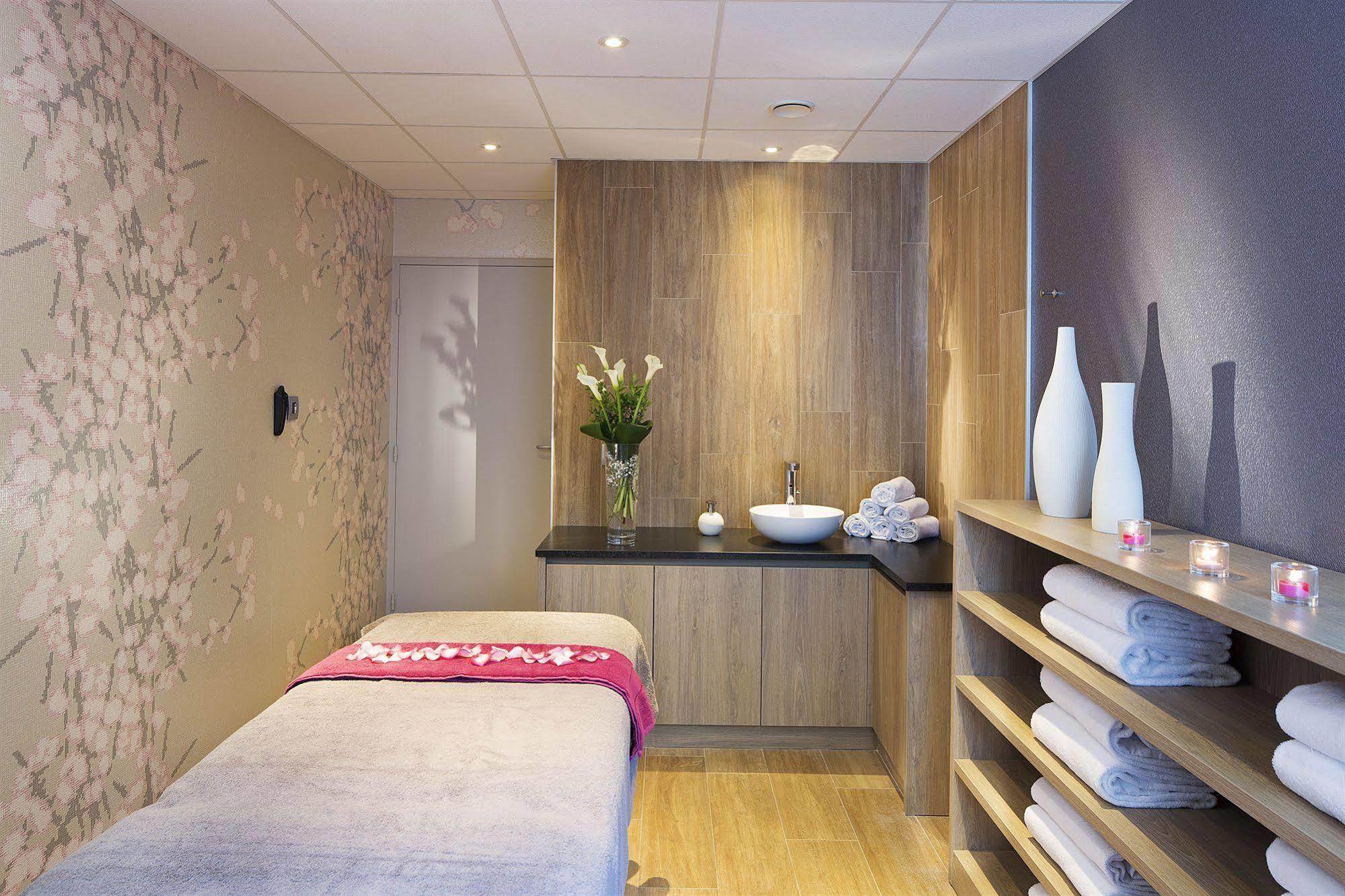 Oceania Clermont Ferrand Hotel Luaran gambar